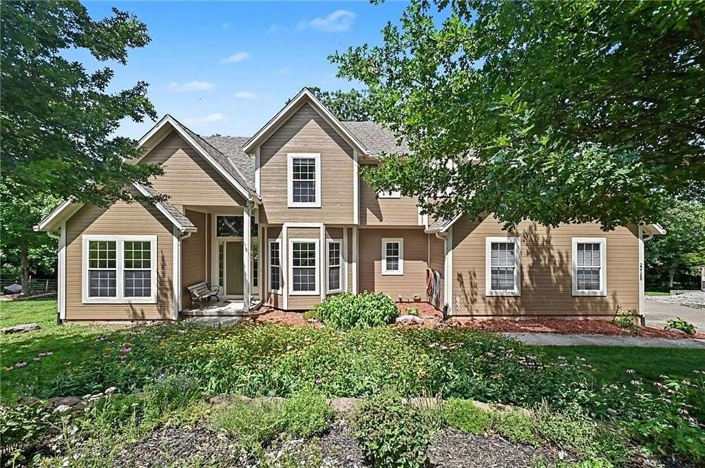 5 Acres of Land with Home for Sale in Basehor, Kansas