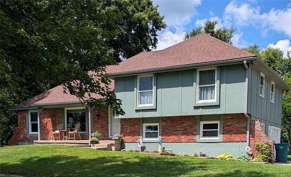 6 Acres of Land with Home for Sale in Bucyrus, Kansas