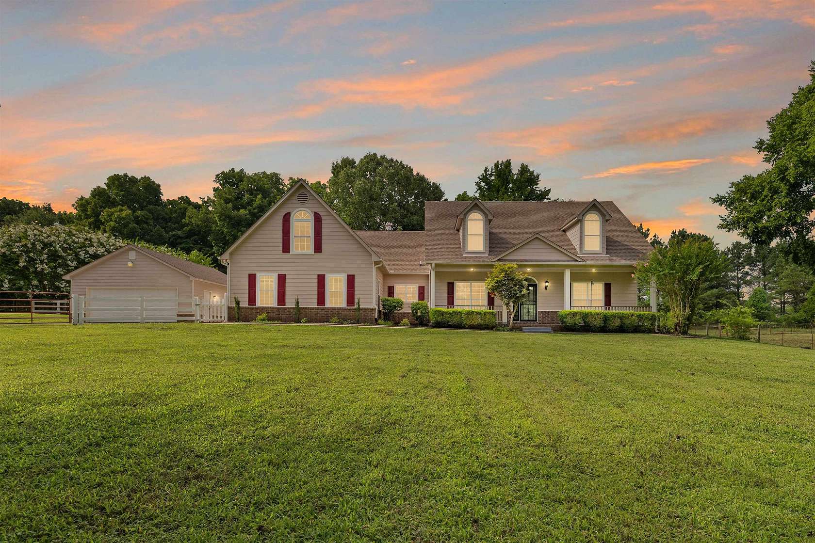 6.73 Acres of Land with Home for Sale in Oakland, Tennessee