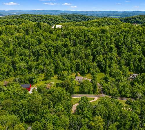 9.7 Acres of Land with Home for Sale in Franklin, Tennessee