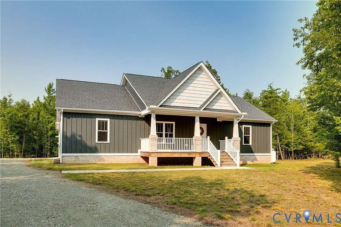 10.7 Acres of Recreational Land with Home for Sale in Powhatan, Virginia