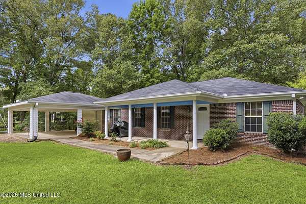 4 Acres of Land with Home for Lease in Crystal Springs, Mississippi