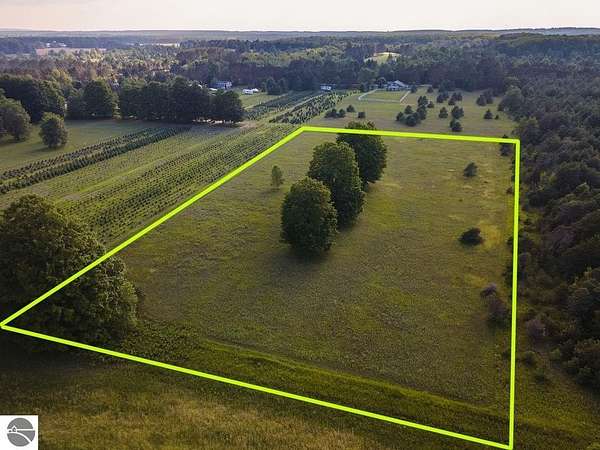 5 Acres of Residential Land for Sale in Kalkaska, Michigan