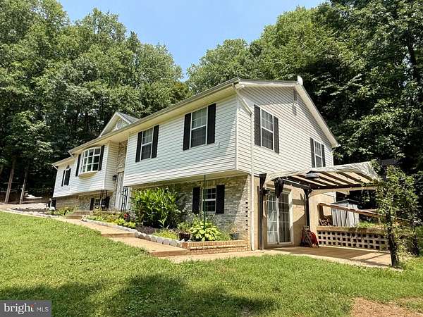 1.5 Acres of Land with Home for Lease in Huntingtown, Maryland