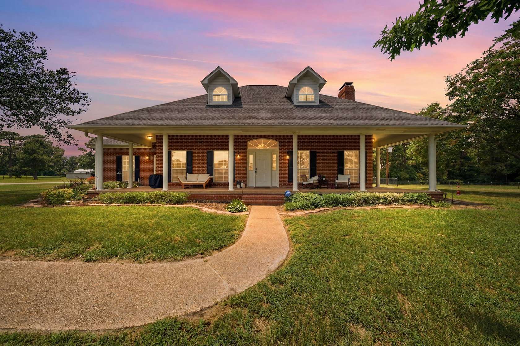 8 Acres of Land with Home for Sale in Big Sandy, Texas