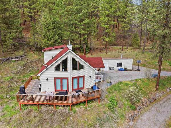 20.6 Acres of Land with Home for Sale in Davenport, Washington