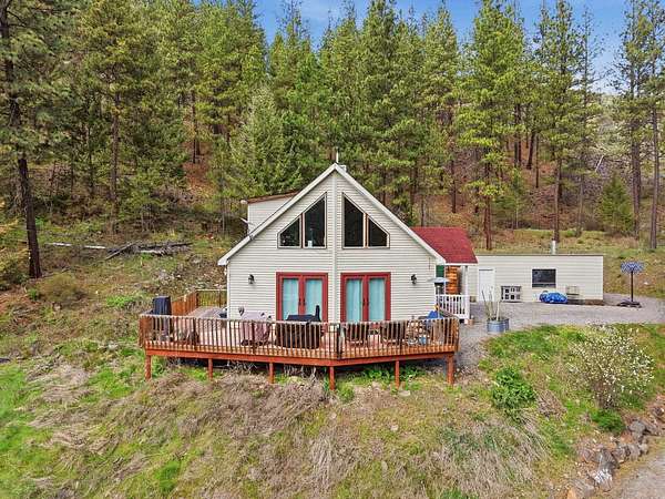 20.6 Acres of Land with Home for Sale in Davenport, Washington