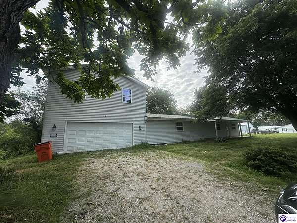 4.7 Acres of Land with Home for Sale in Eastview, Kentucky