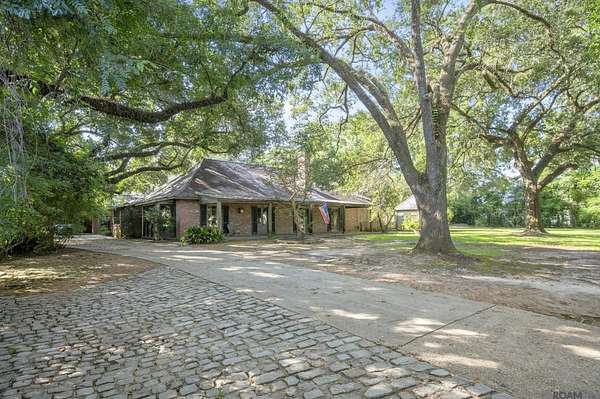 2 Acres of Land with Home for Sale in Baton Rouge, Louisiana