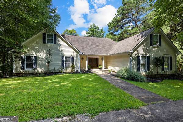 3.1 Acres of Land with Home for Sale in Newnan, Georgia