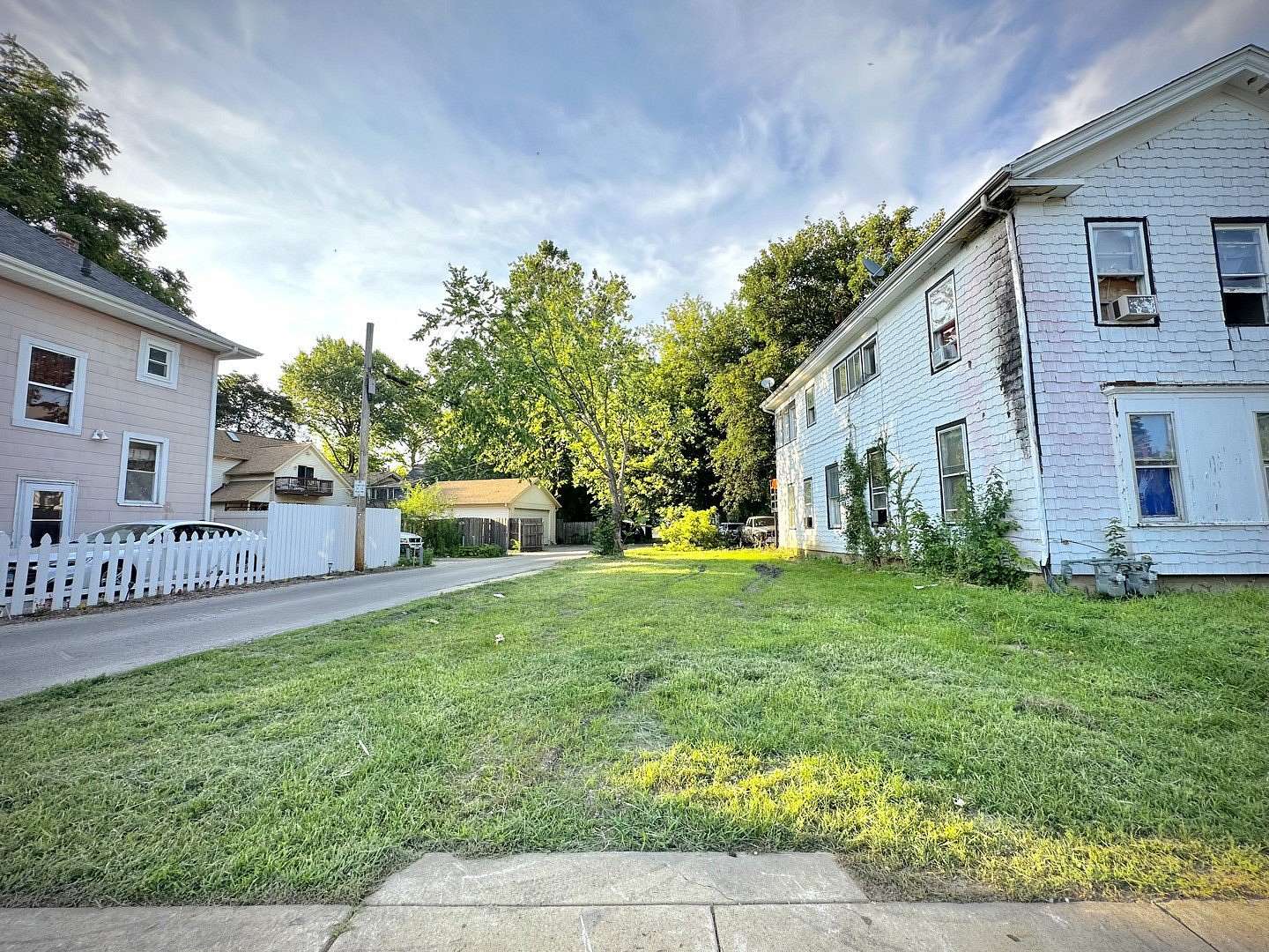 0.05 Acres of Residential Land for Sale in Aurora, Illinois