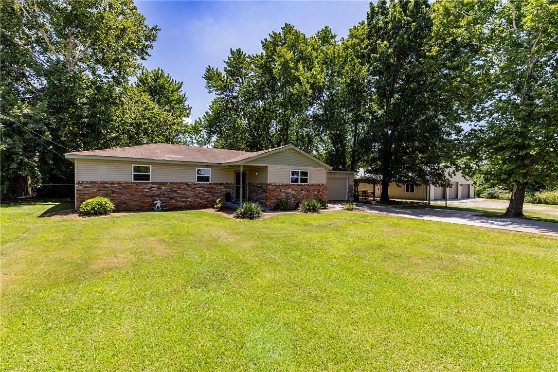 4 Acres of Improved Mixed-Use Land for Sale in Rogers, Arkansas