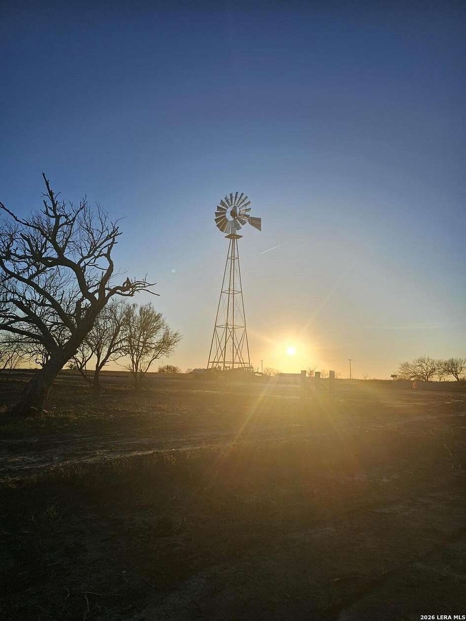 1 Acre of Residential Land for Sale in Pleasanton, Texas