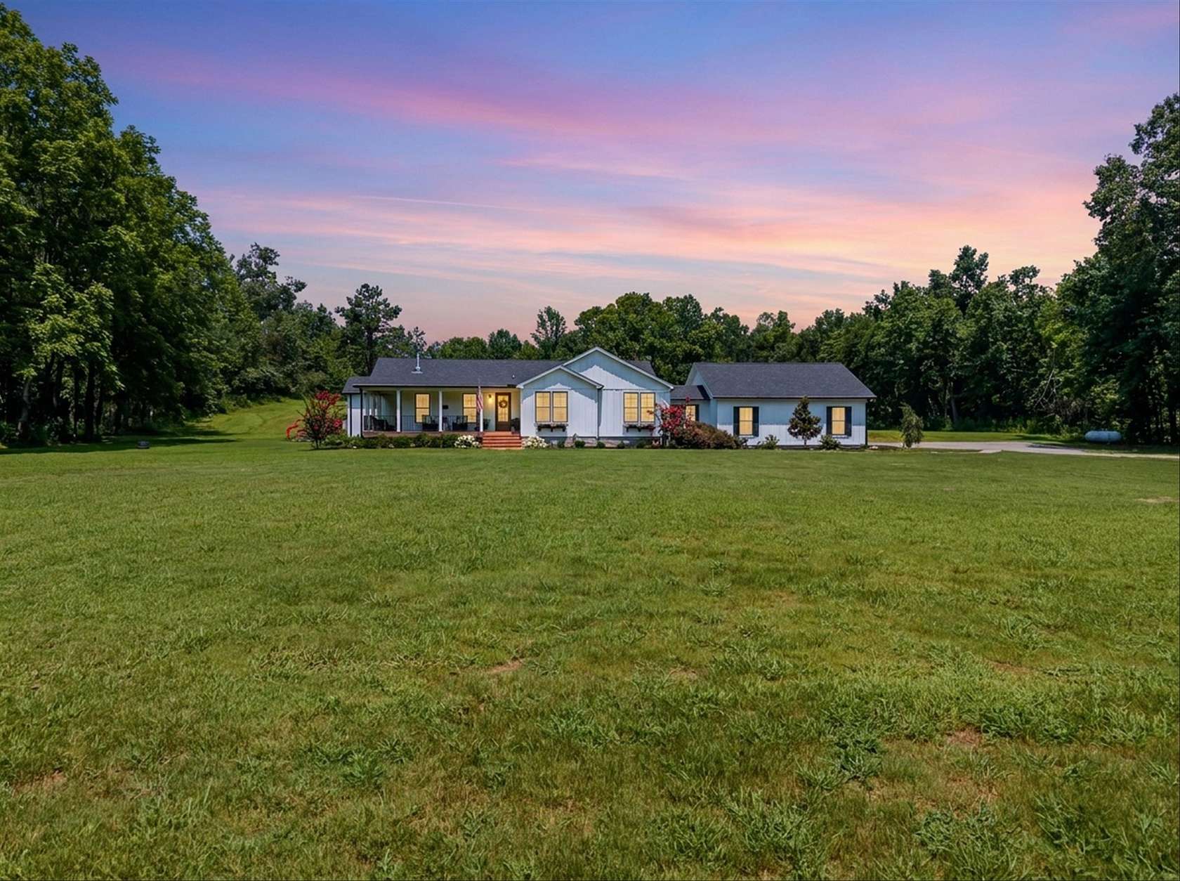 661 Acres of Recreational Land with Home for Sale in Bath Springs, Tennessee