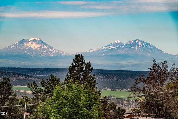 1 Acre of Land for Sale in Terrebonne, Oregon