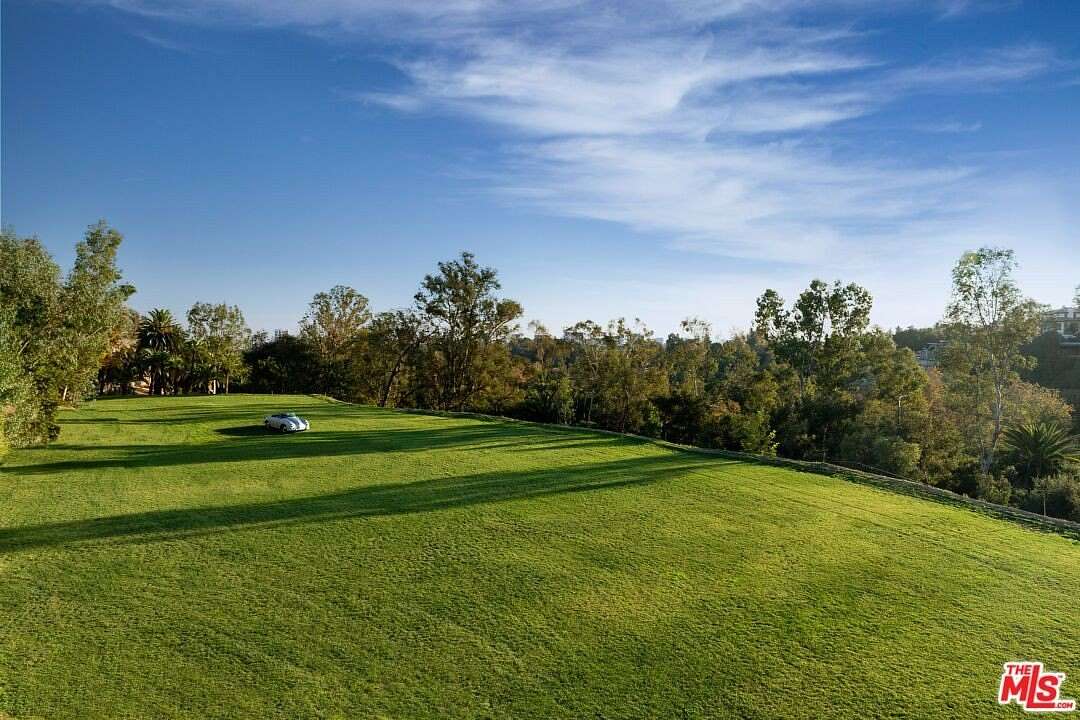 4.56 Acres of Land for Sale in Bel Air, California