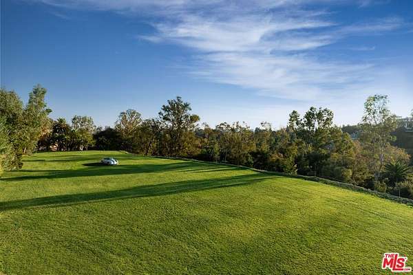 4.56 Acres of Land for Sale in Bel Air, California