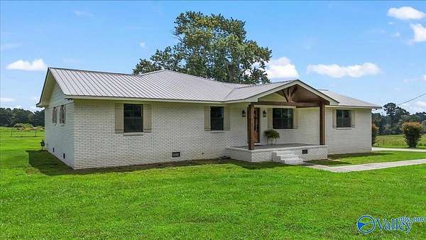 16.2 Acres of Land with Home for Sale in Arab, Alabama