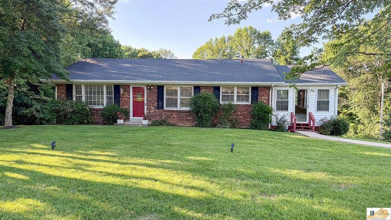 4 Acres of Land with Home for Sale in Glasgow, Kentucky
