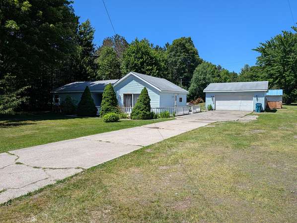 5.2 Acres of Land with Home for Sale in Muskegon, Michigan