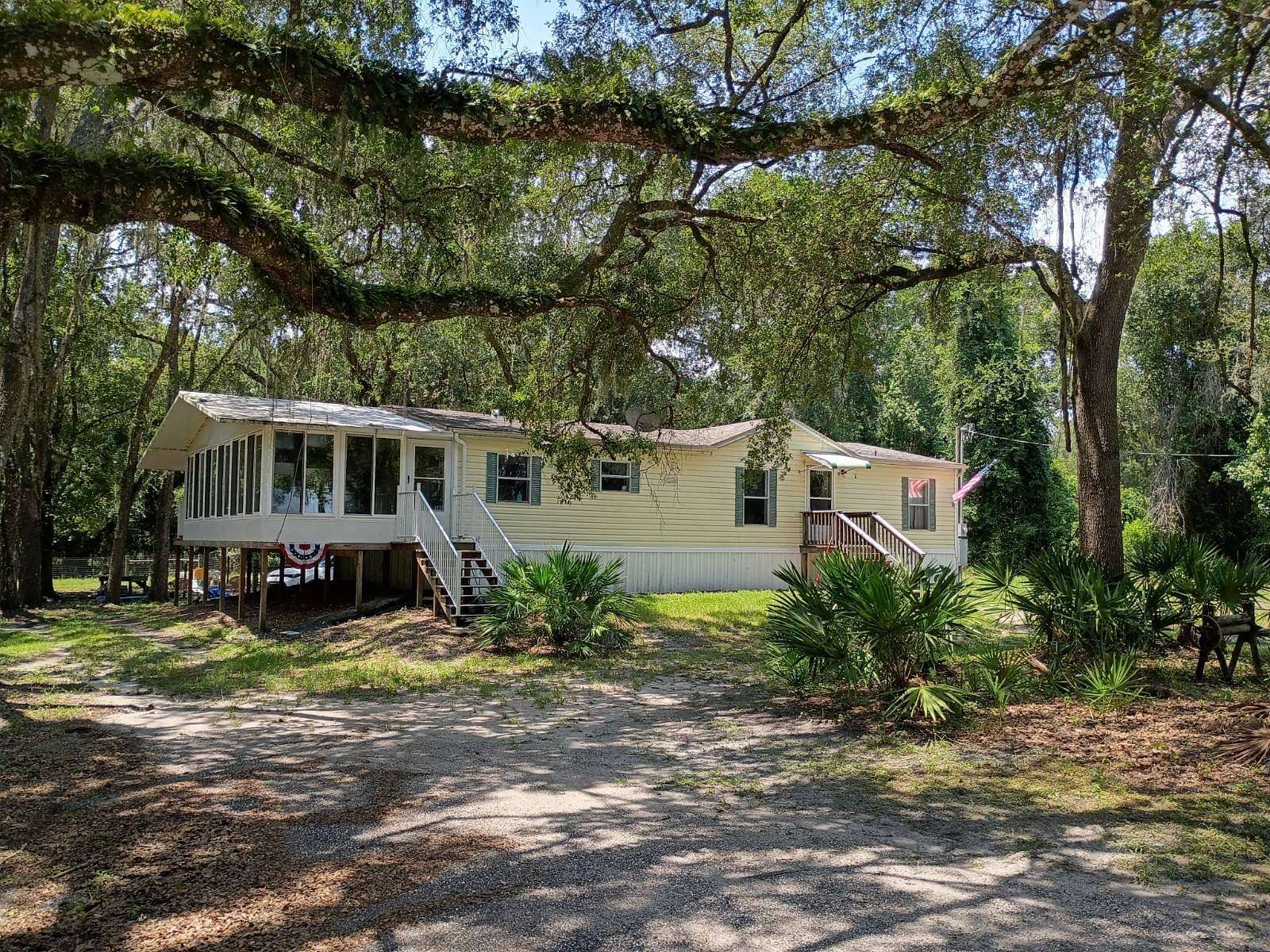 1.72 Acres of Land with Home for Sale in Bushnell, Florida
