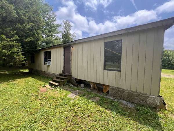 2.17 Acres of Land with Home for Sale in Hopkinsville, Kentucky