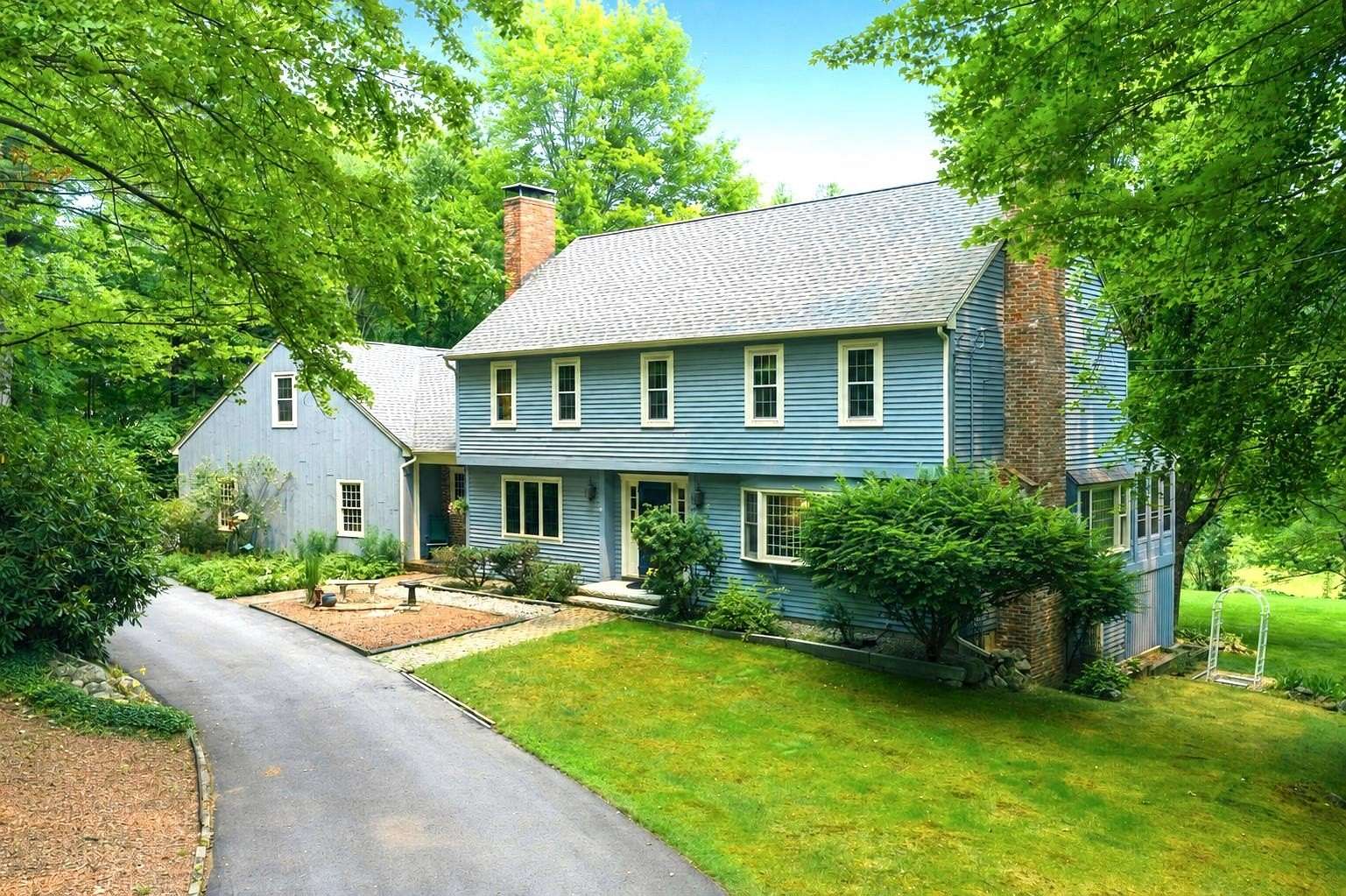 1.9 Acres of Land with Home for Sale in Amherst, New Hampshire