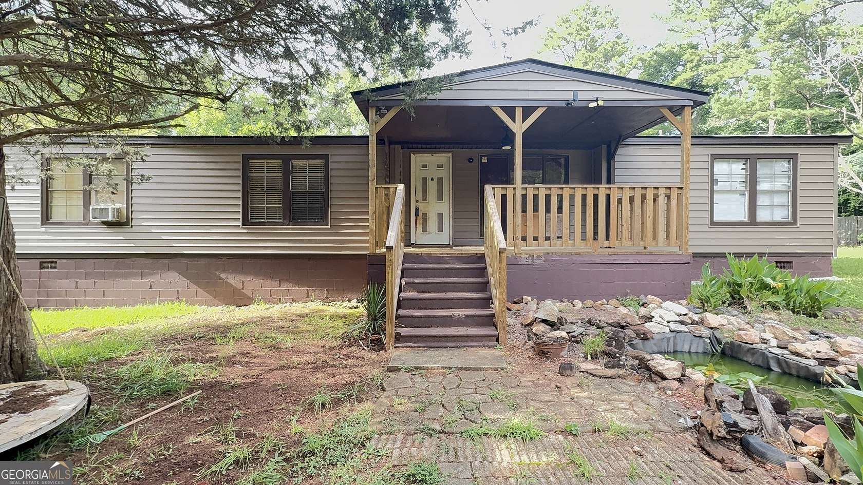 6 Acres of Land with Home for Sale in Senoia, Georgia