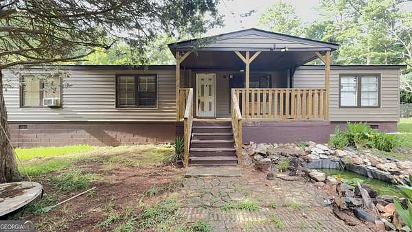 6 Acres of Land with Home for Sale in Senoia, Georgia