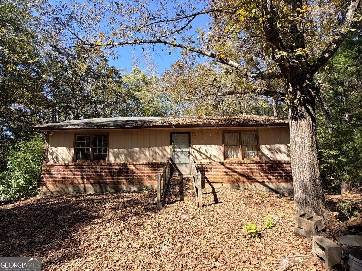 3 Acres of Land with Home for Sale in Jackson, Georgia