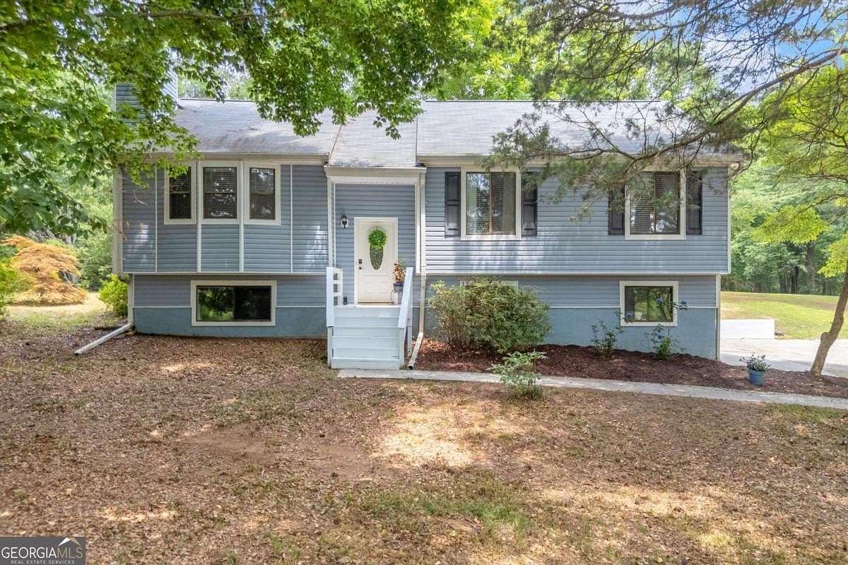1.62 Acres of Land with Home for Sale in Loganville, Georgia