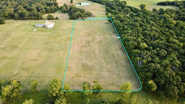 6 Acres of Residential Land for Sale in Brashear, Texas