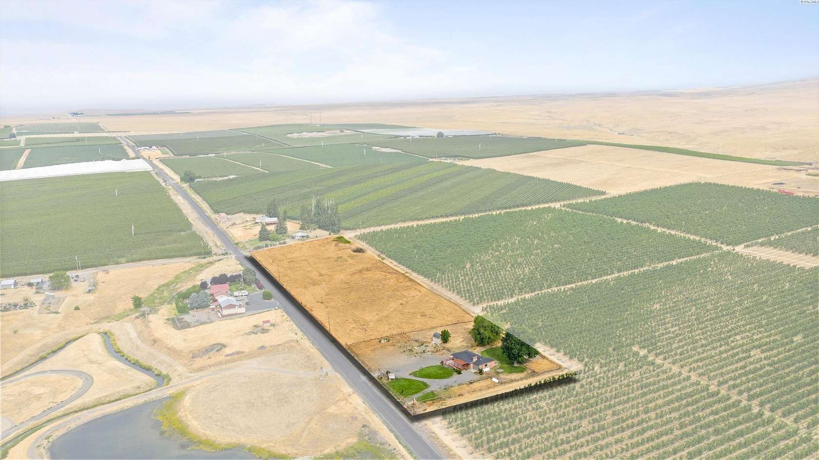 5.5 Acres of Land with Home for Sale in Benton City, Washington