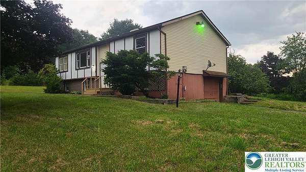 1.58 Acres of Land with Home for Lease in Towamensing Township, Pennsylvania