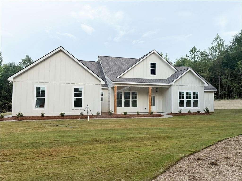 11.3 Acres of Land with Home for Sale in Salem, Alabama