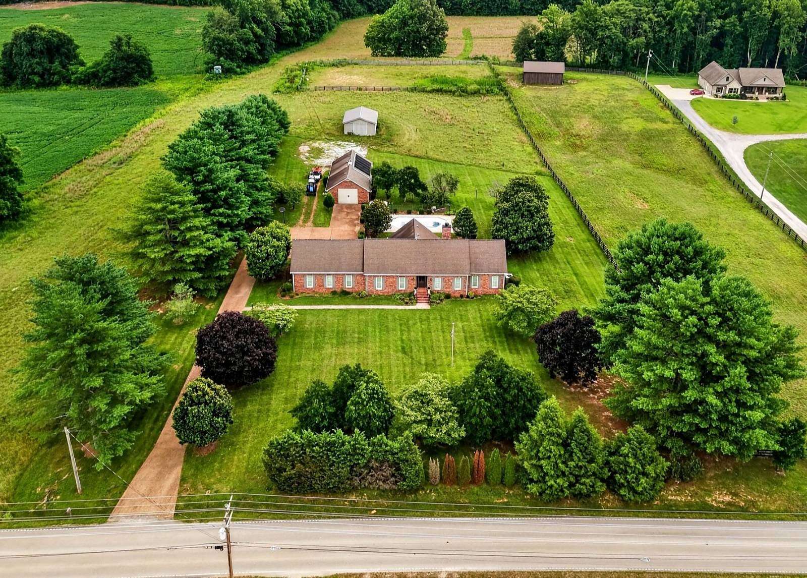 2 Acres of Land with Home for Auction in Baxter, Tennessee