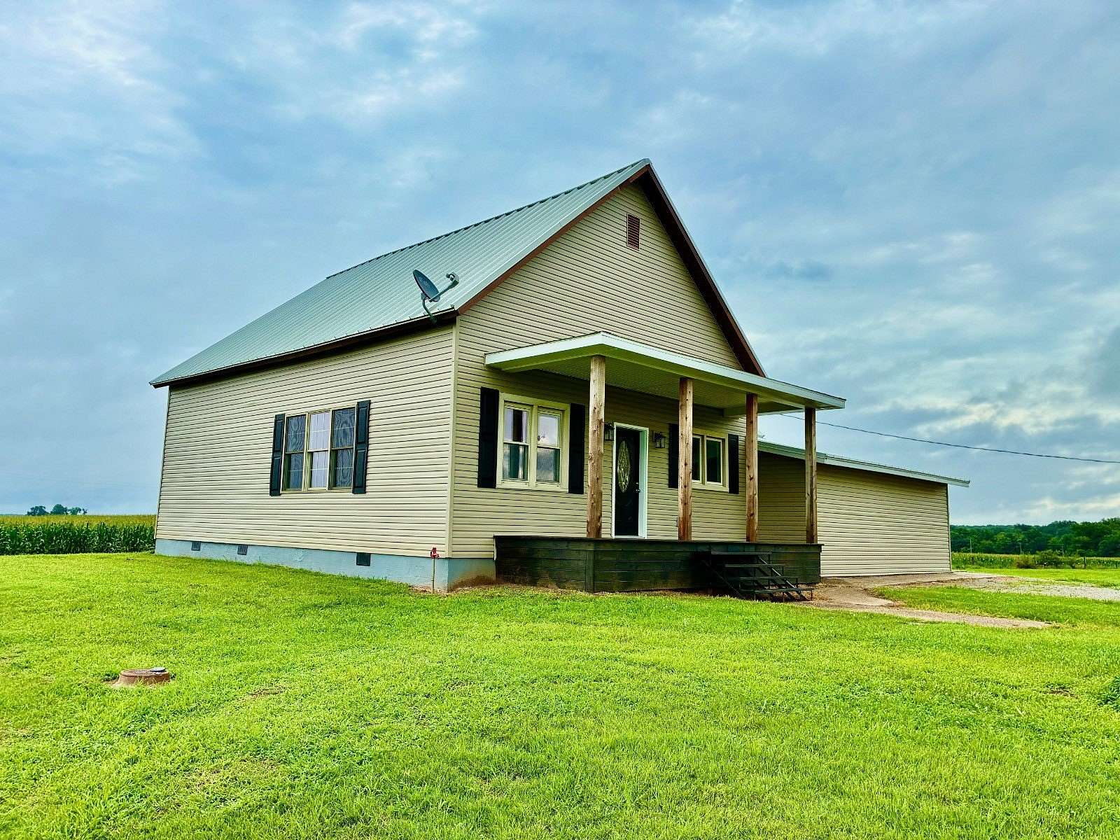 3 Acres of Land with Home for Sale in Carmi, Illinois