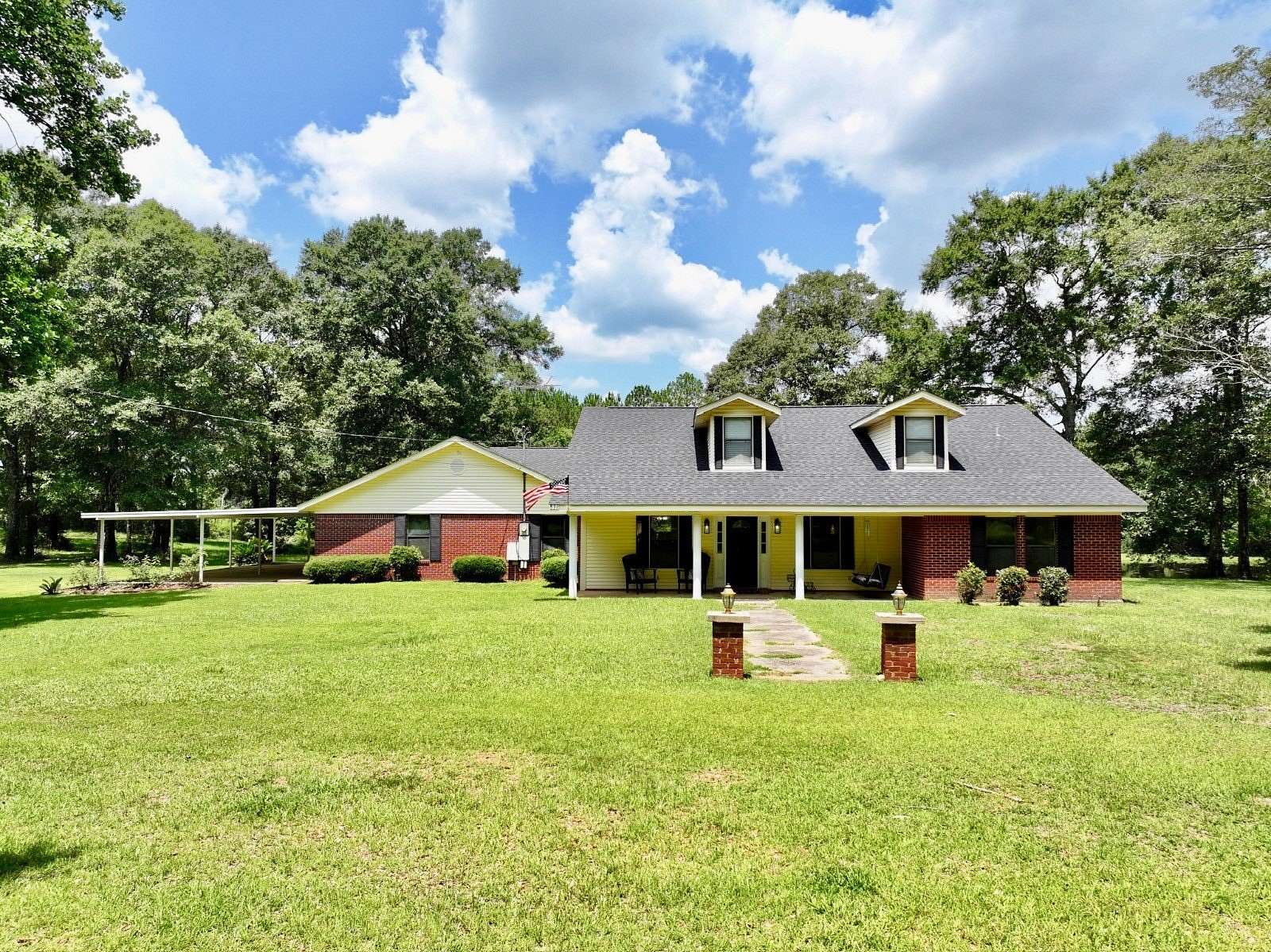 20 Acres of Land with Home for Sale in Calvert, Alabama