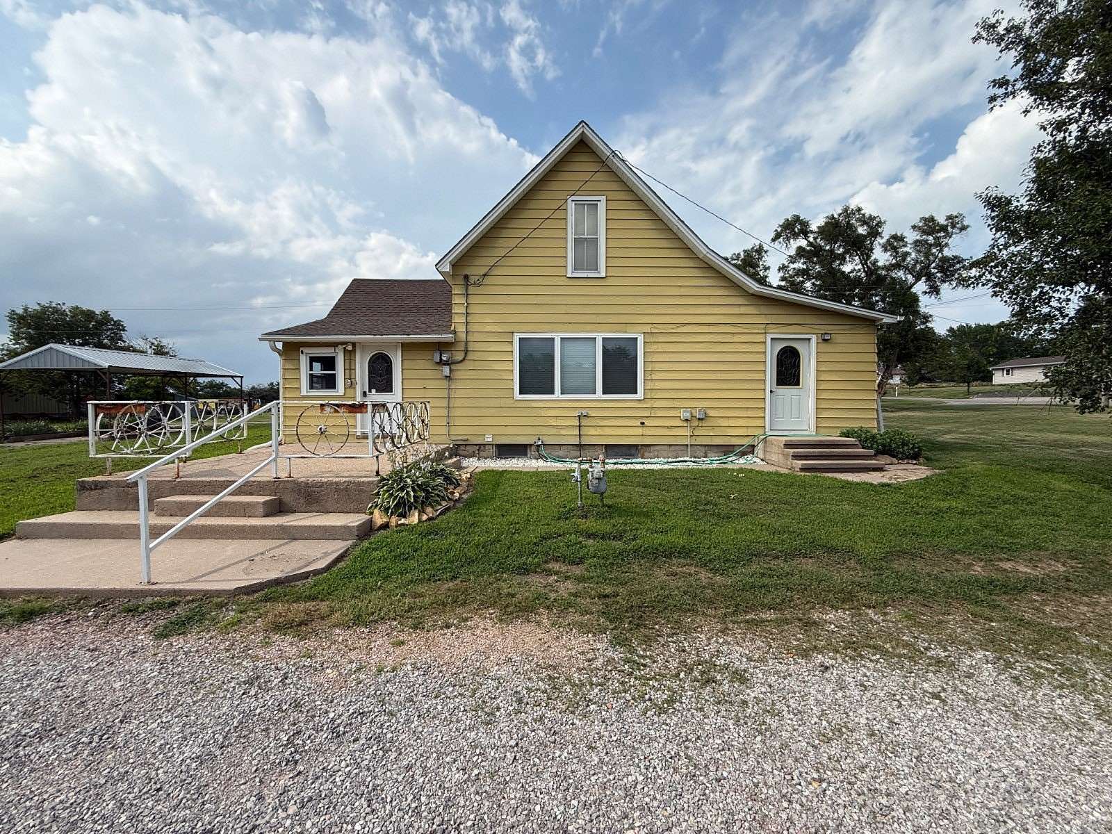 3.73 Acres of Land with Home for Sale in Hebron, Nebraska