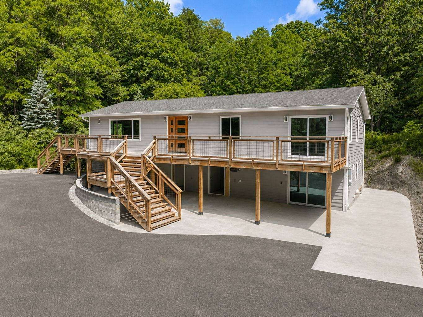 6.83 Acres of Land with Home for Sale in Red Hook, New York