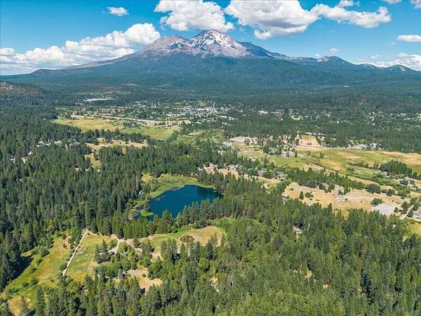4.5 Acres of Residential Land for Sale in Mount Shasta, California