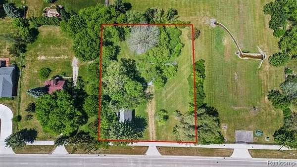 0.85 Acres of Residential Land for Sale in Troy, Michigan