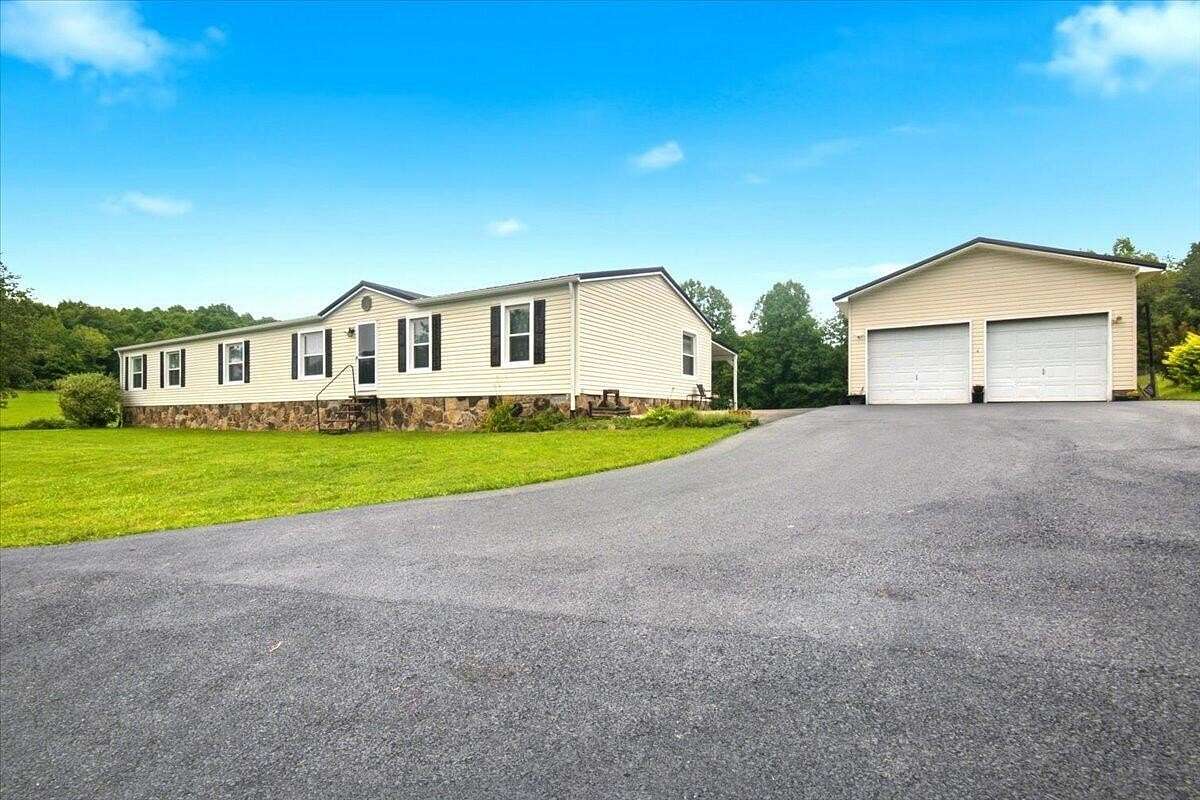 34 Acres of Land with Home for Sale in Annville, Kentucky