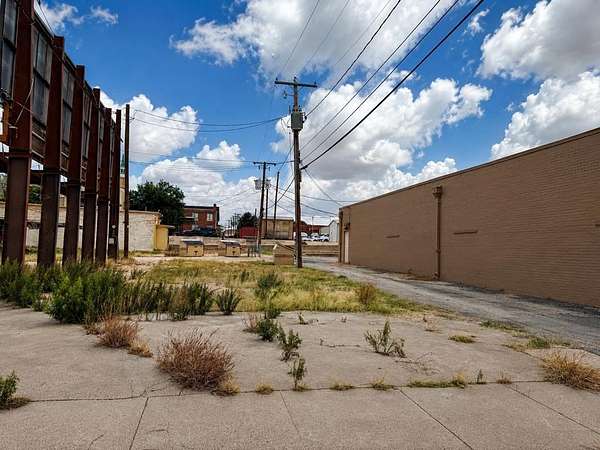 0.04 Acres of Commercial Land for Sale in Big Spring, Texas