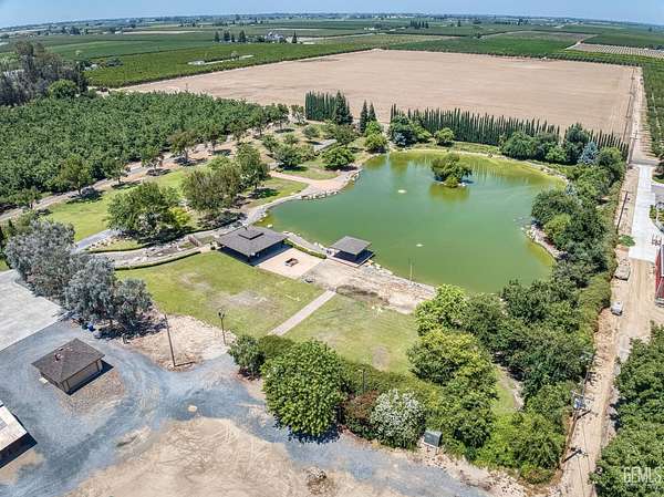 29 Acres of Agricultural Land with Home for Sale in Kingsburg, California