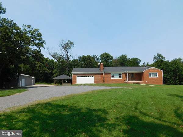 5 Acres of Land with Home for Lease in Leesburg, Virginia
