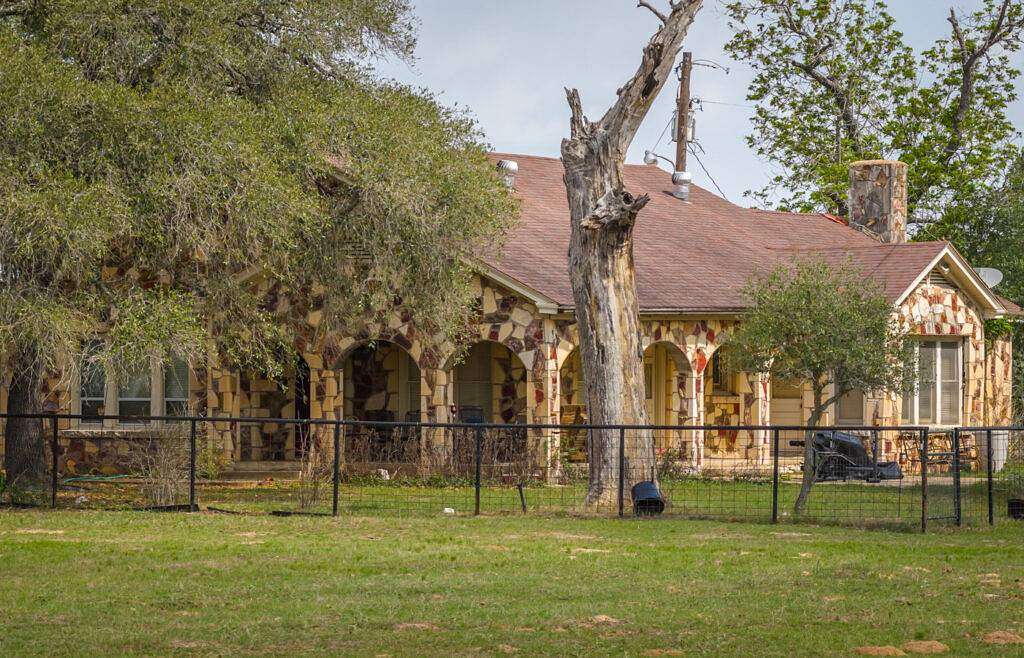 220 Acres of Land with Home for Sale in Luling, Texas