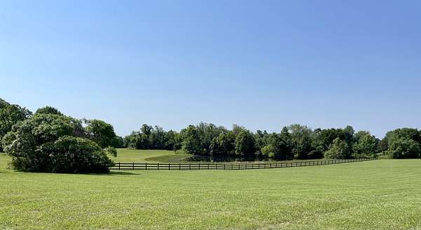 6 Acres of Residential Land for Sale in Bethpage, Tennessee