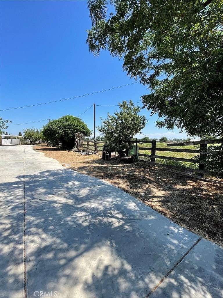 4.8 Acres of Land with Home for Sale in Fresno, California
