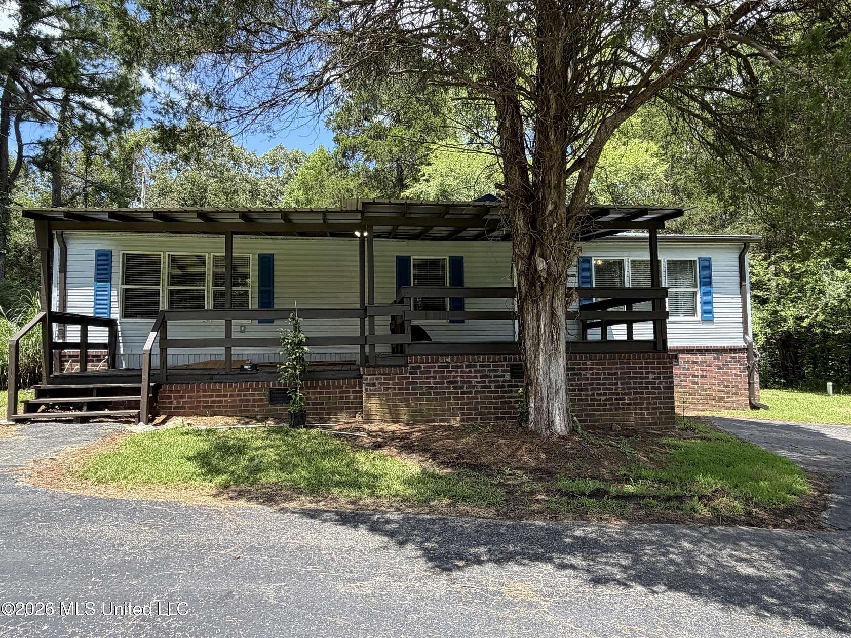 1.5 Acres of Land with Home for Sale in Byhalia, Mississippi